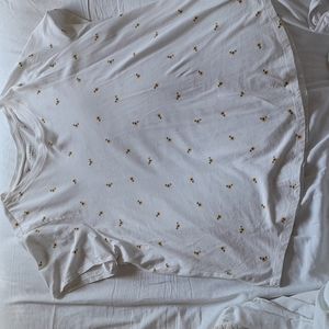 Brand old navy size 2x color white with small sunflowers